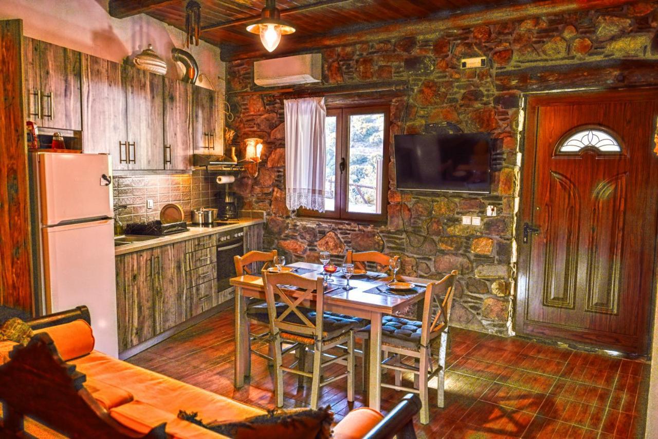 "Pefkopetro" Traditional House Keramotí Eksteriør bilde